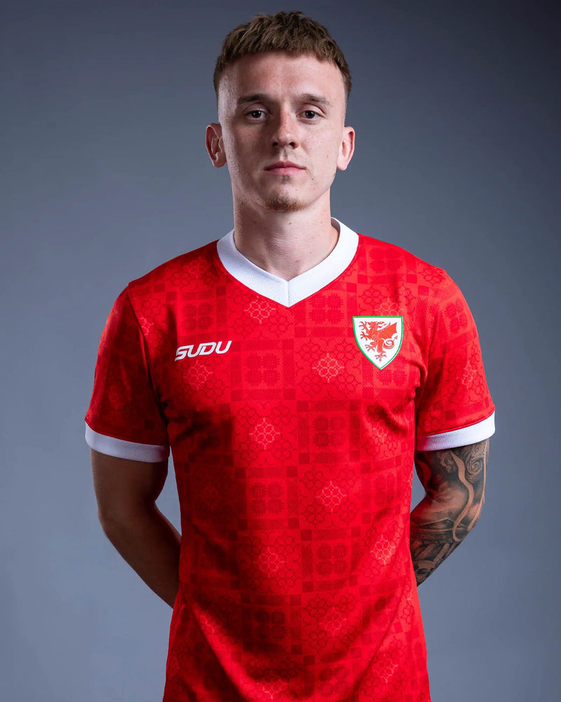 24. Isaak Davies